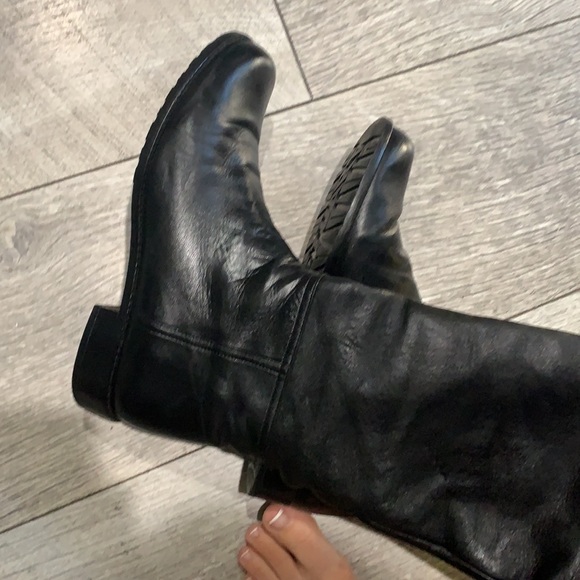 ❤️🔥 Stuart Weitzman OTK Boots ❤️🔥 - Picture 12 of 17